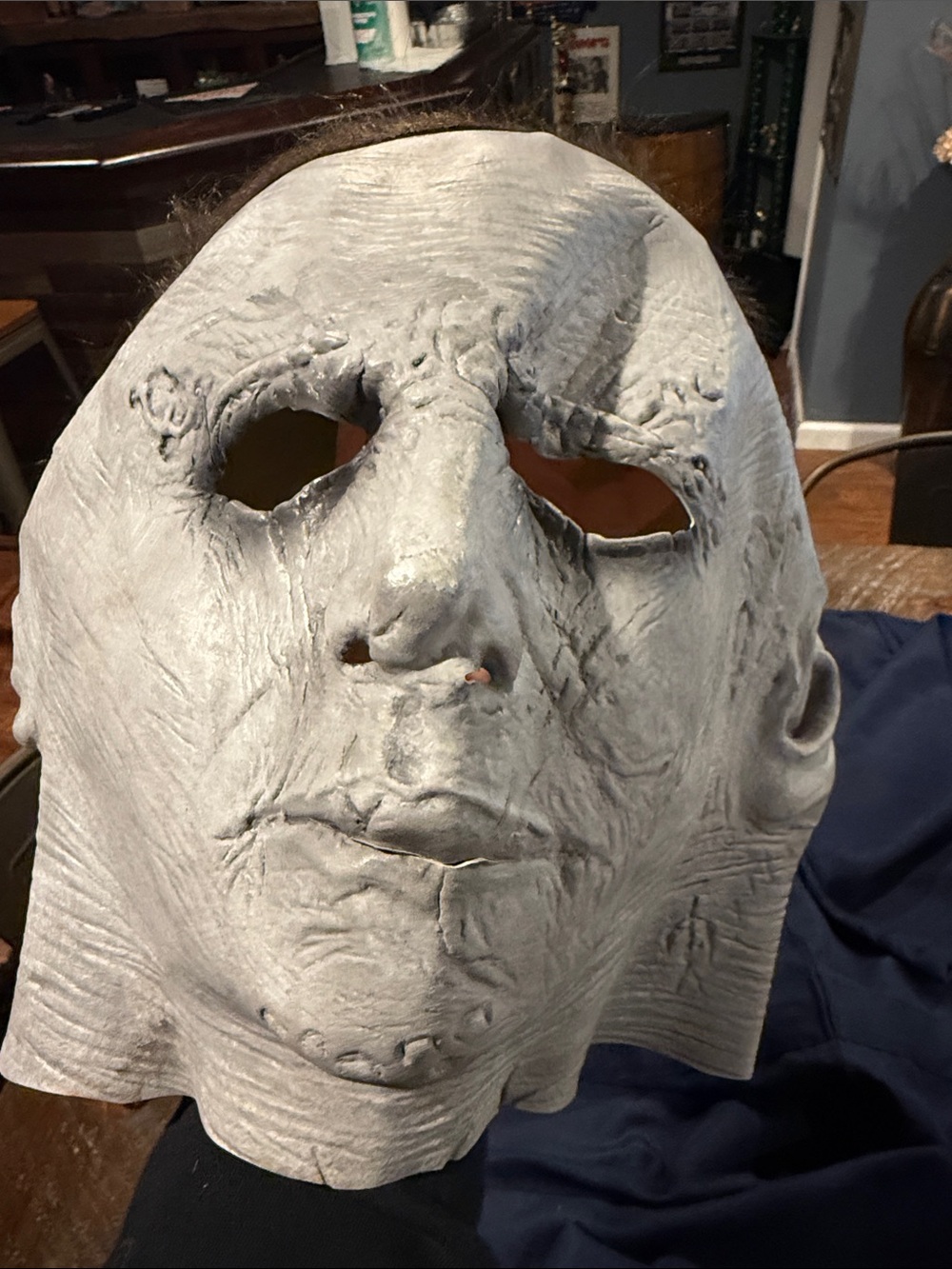 Michael Myers jumpsuit and mask costume - Picture 2 of 6